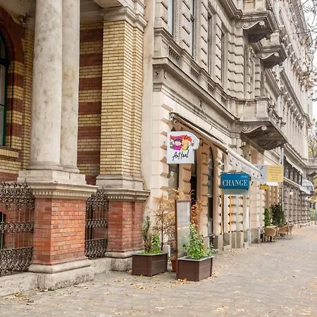 New Location Budapešť